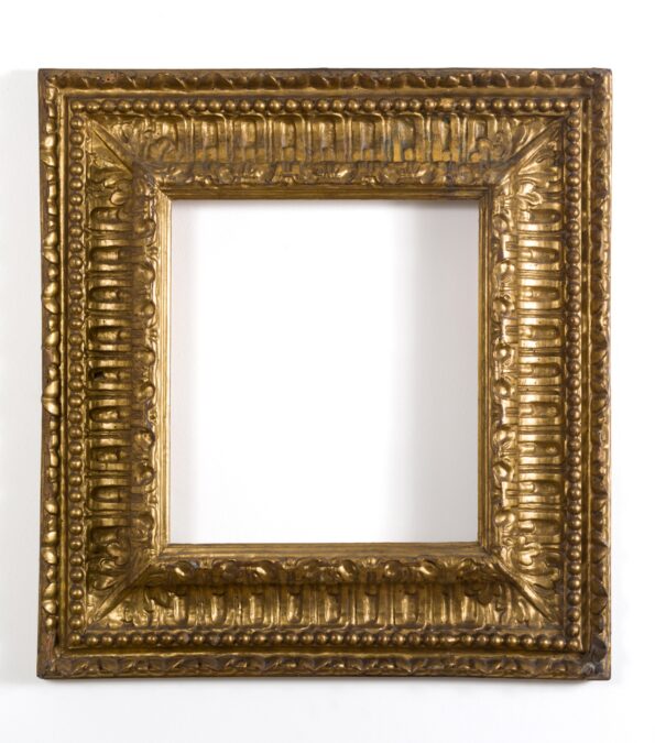 Tuscan-Emilian frame in gilded and carved wood